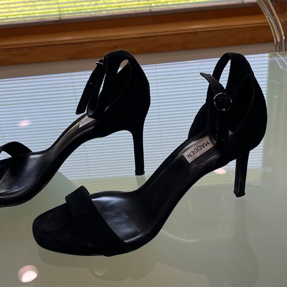Steve Madden Ankle Strap Luxe Heeled Sandal Black Suede 7.5 PERFECT Condition - Picture 15 of 16
